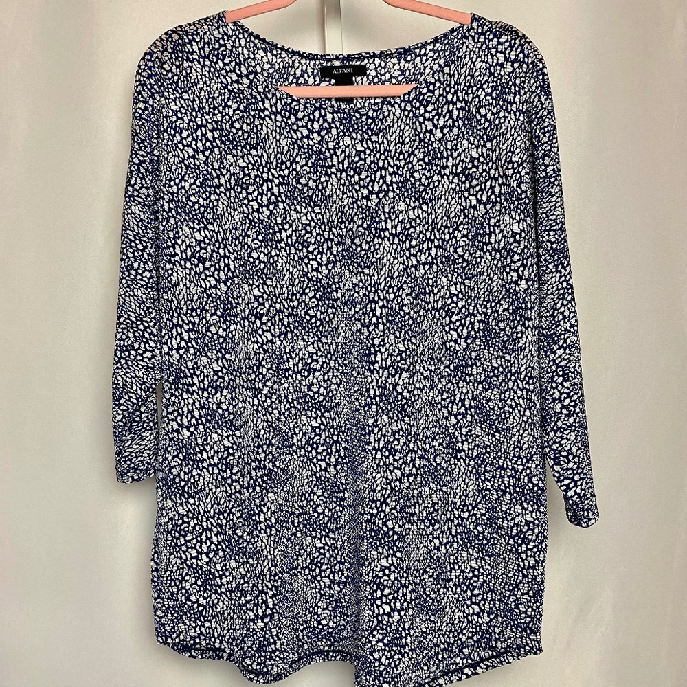 💙5/$15 Alfani Womenʻs Blue | White Drop Shoulder Textured Stretch Blouse Medium